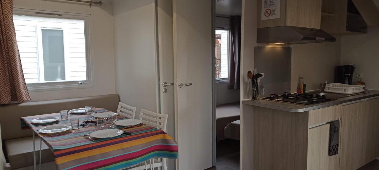 Camping Paradis Bellerive Montfrin 외부 사진