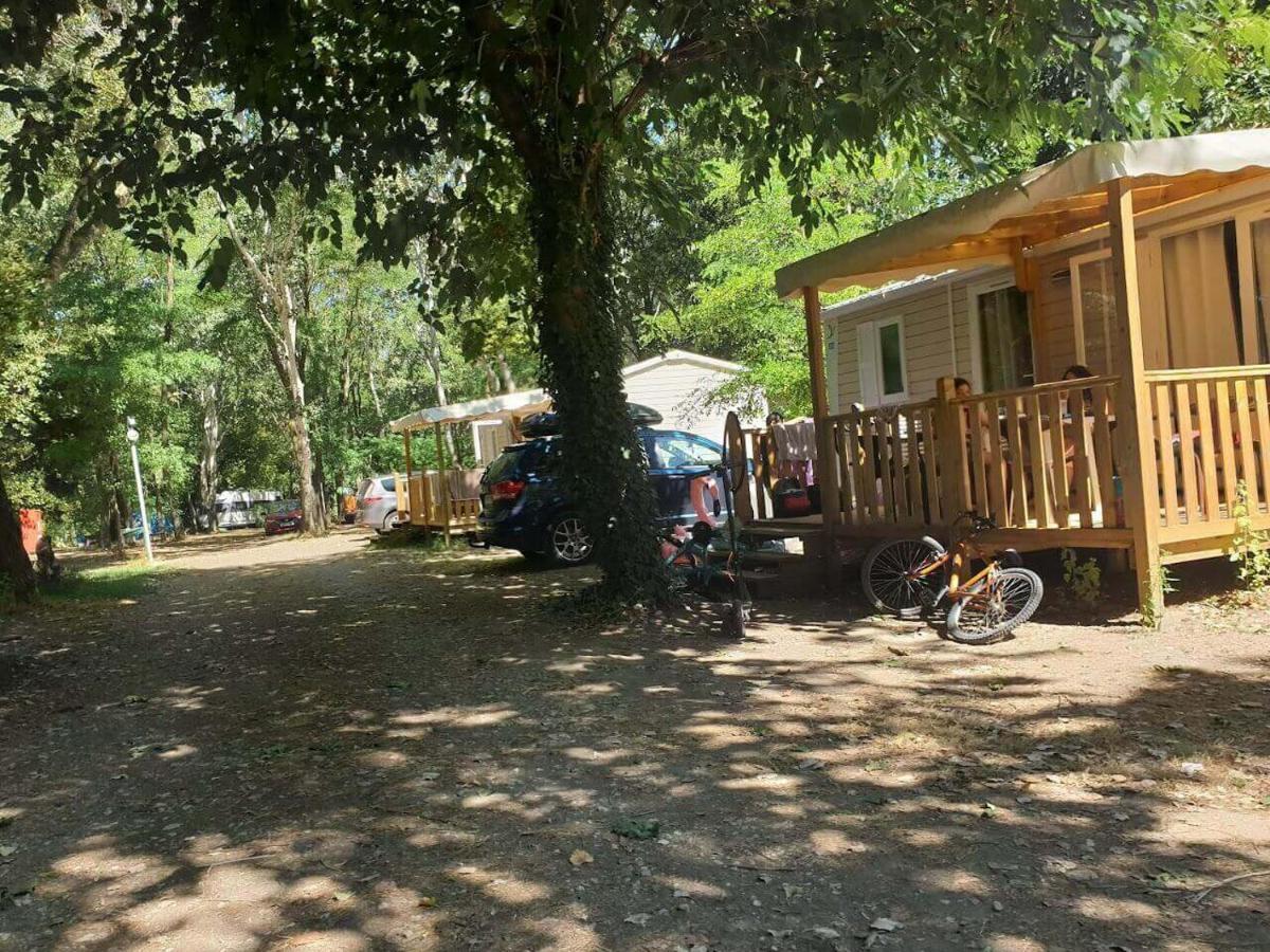 Camping Paradis Bellerive Montfrin 외부 사진