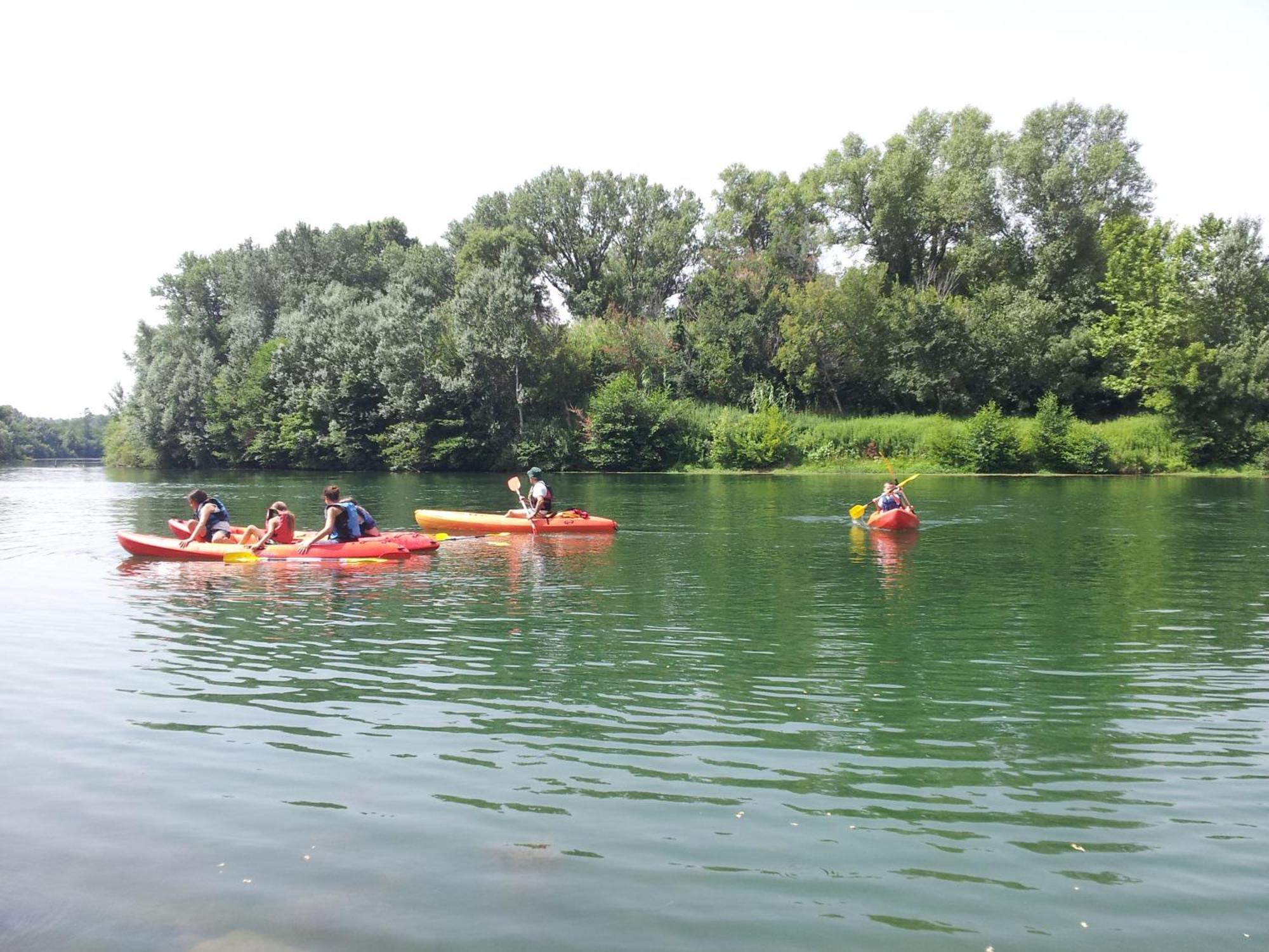 Camping Paradis Bellerive Montfrin 외부 사진