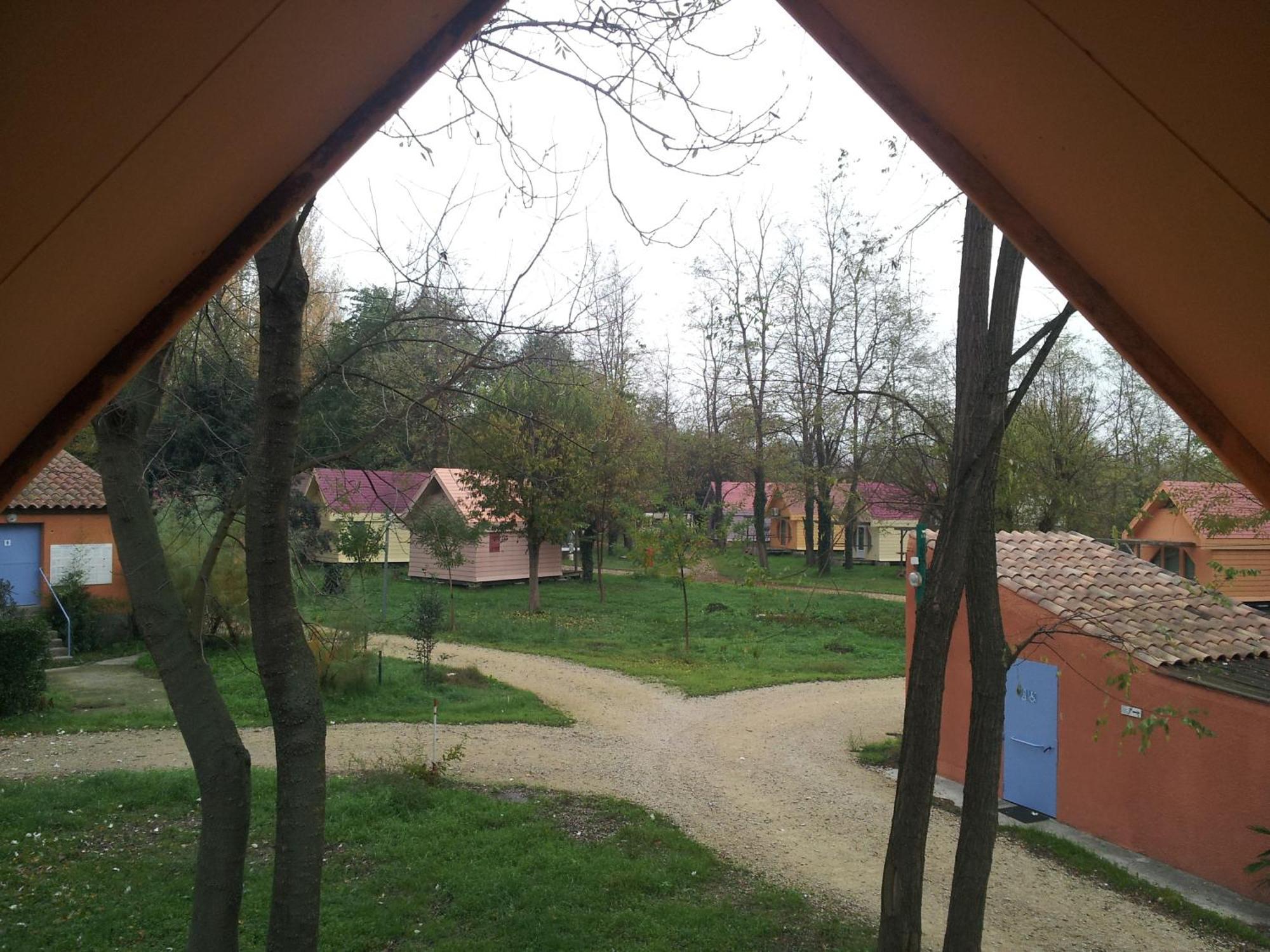 Camping Paradis Bellerive Montfrin 외부 사진
