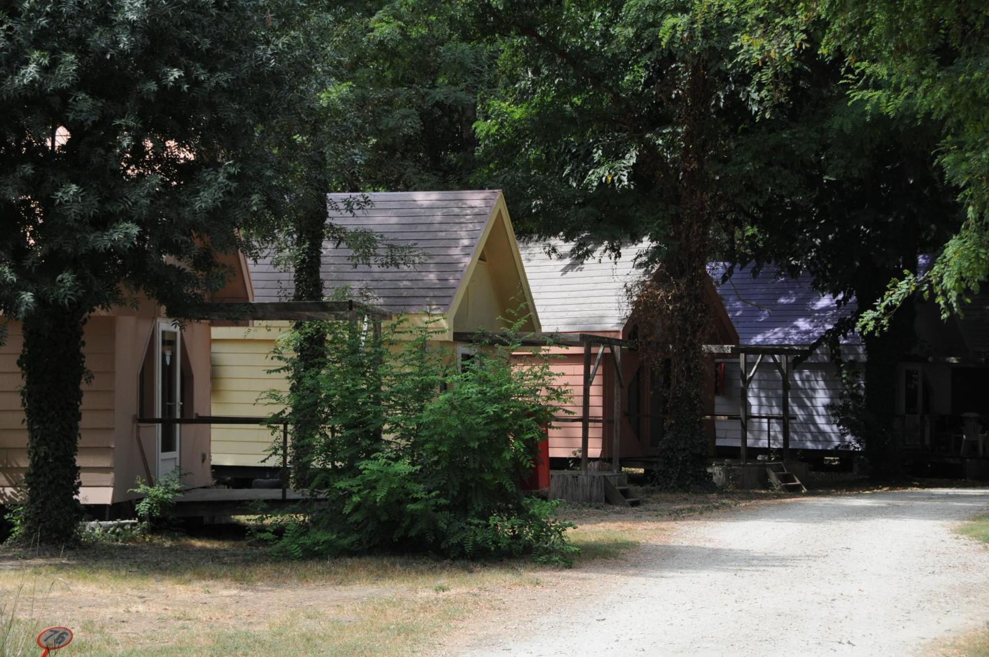 Camping Paradis Bellerive Montfrin 외부 사진