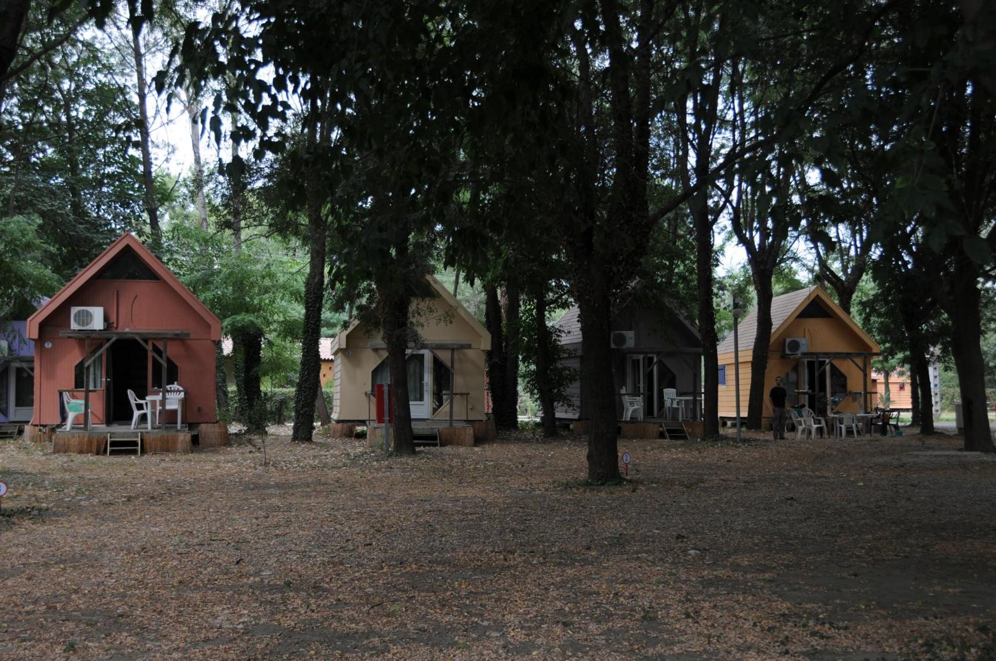Camping Paradis Bellerive Montfrin 외부 사진