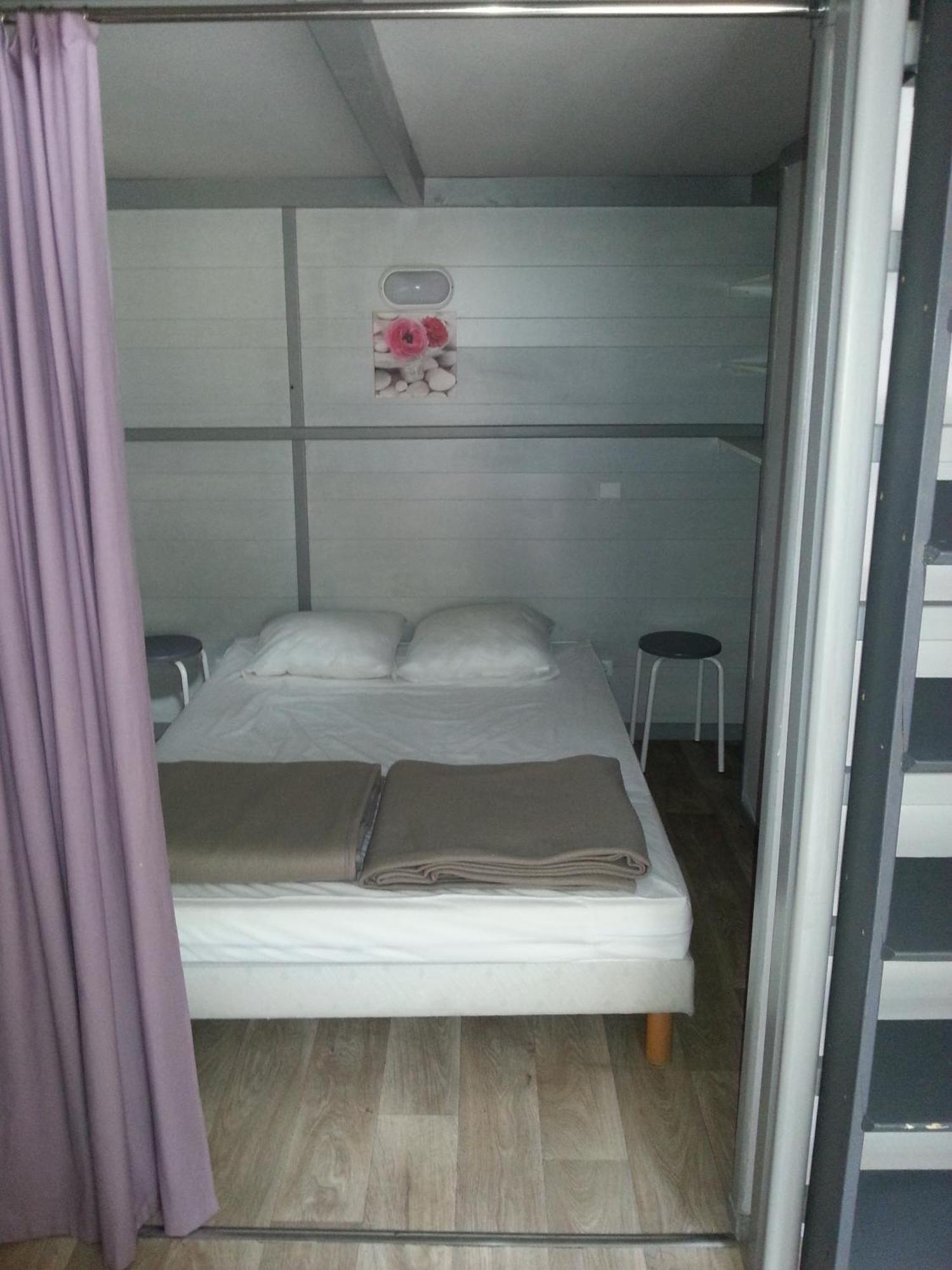 Camping Paradis Bellerive Montfrin 객실 사진