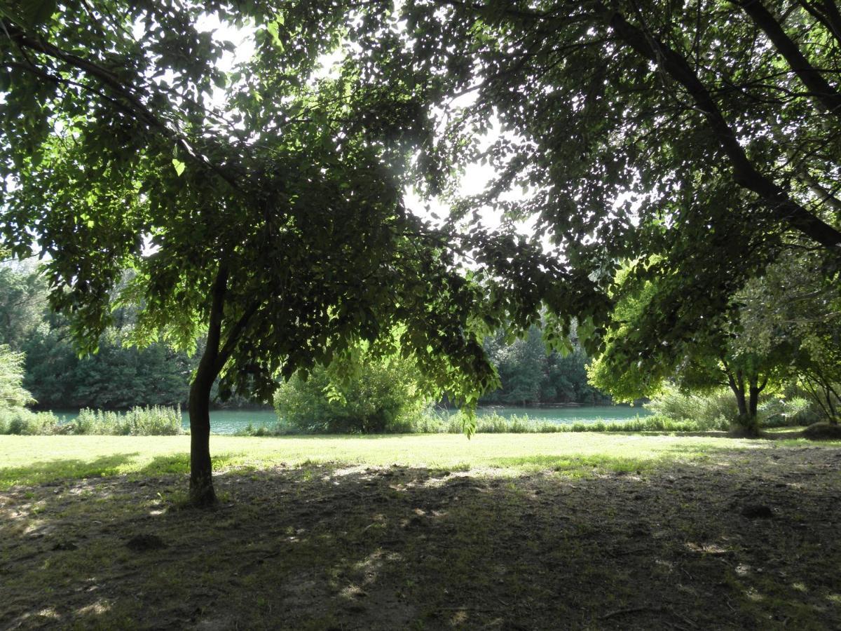 Camping Paradis Bellerive Montfrin 외부 사진